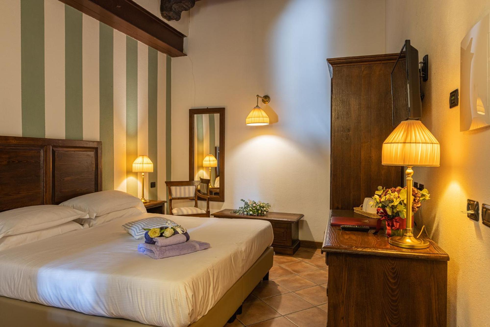 Al Castello Resort Sillavengo Eksteriør bilde