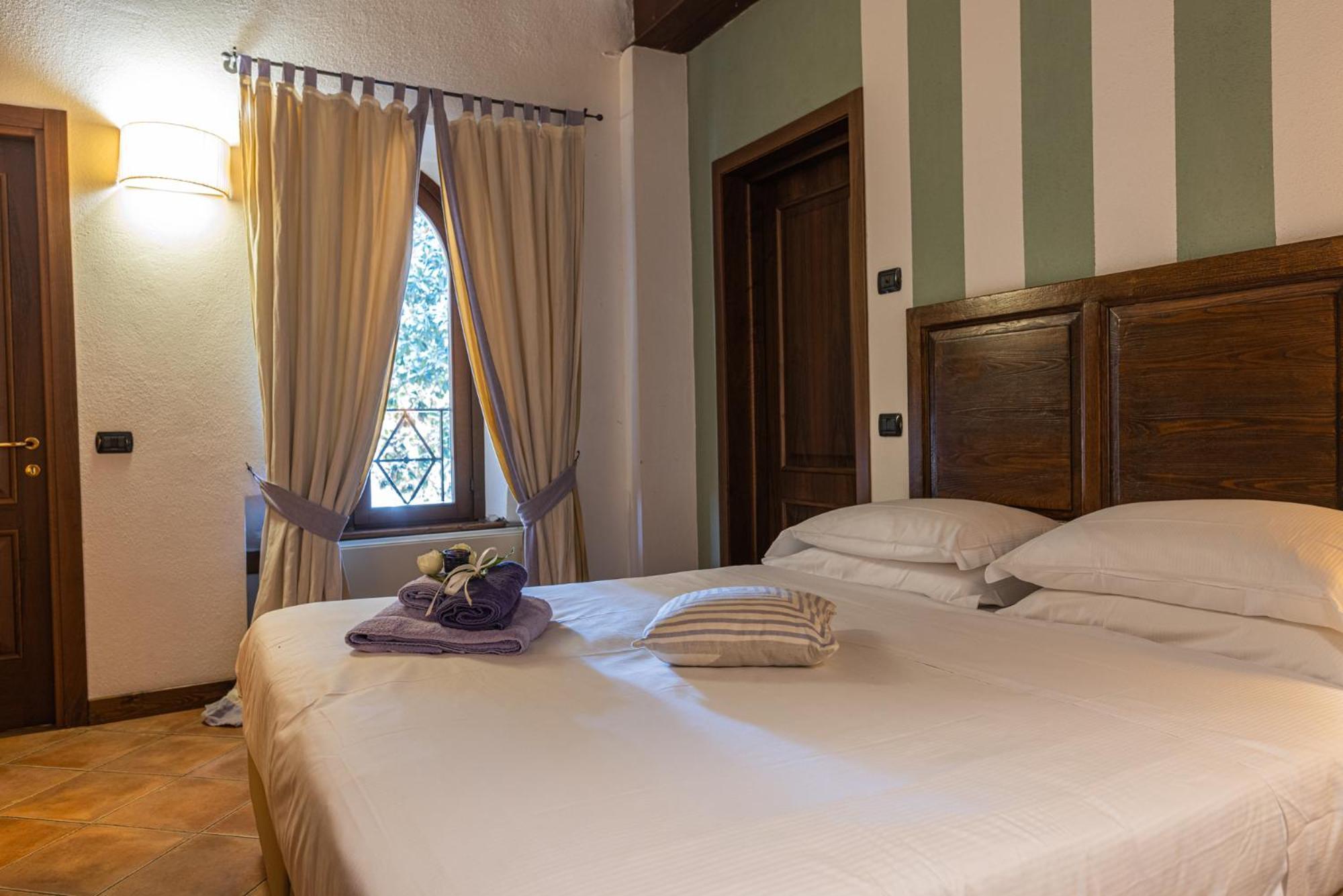 Al Castello Resort Sillavengo Eksteriør bilde