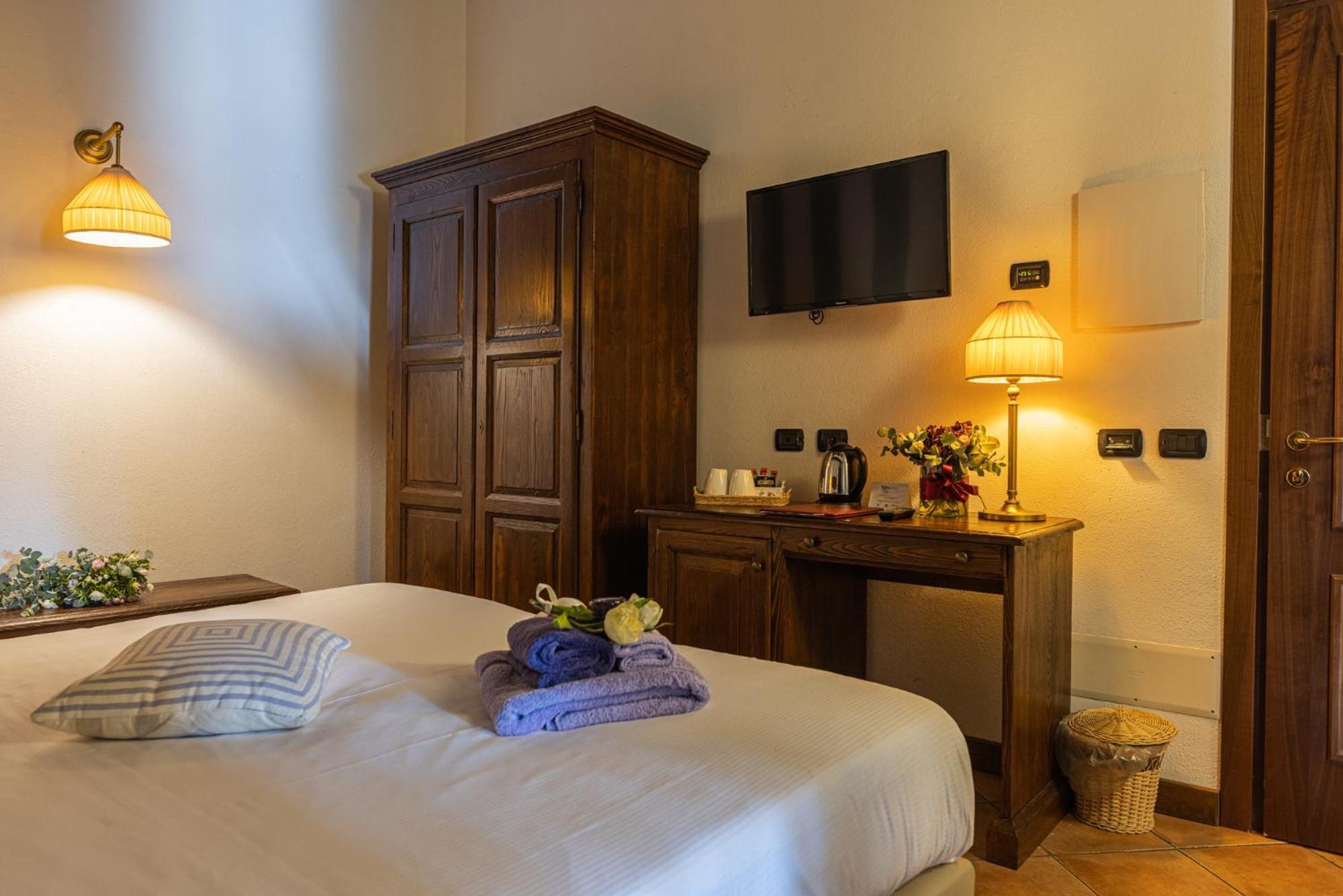 Al Castello Resort Sillavengo Eksteriør bilde