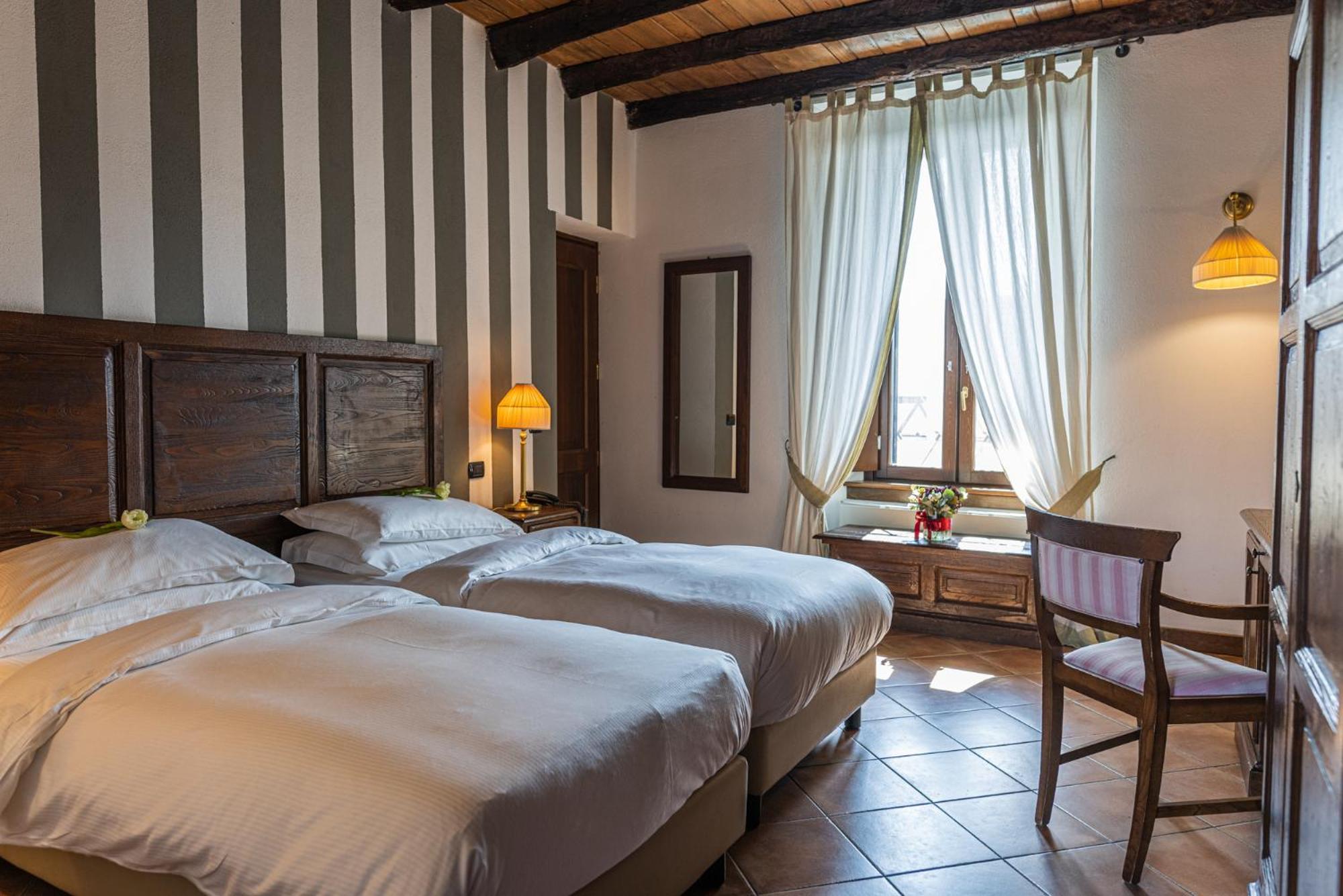 Al Castello Resort Sillavengo Eksteriør bilde