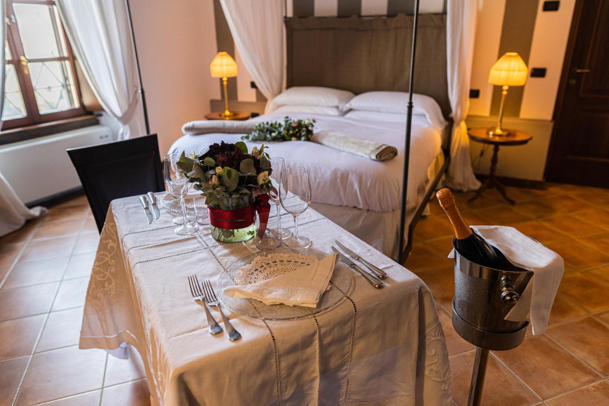 Al Castello Resort Sillavengo Eksteriør bilde