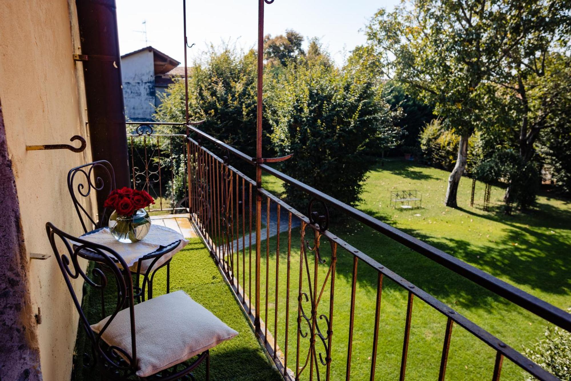 Al Castello Resort Sillavengo Eksteriør bilde