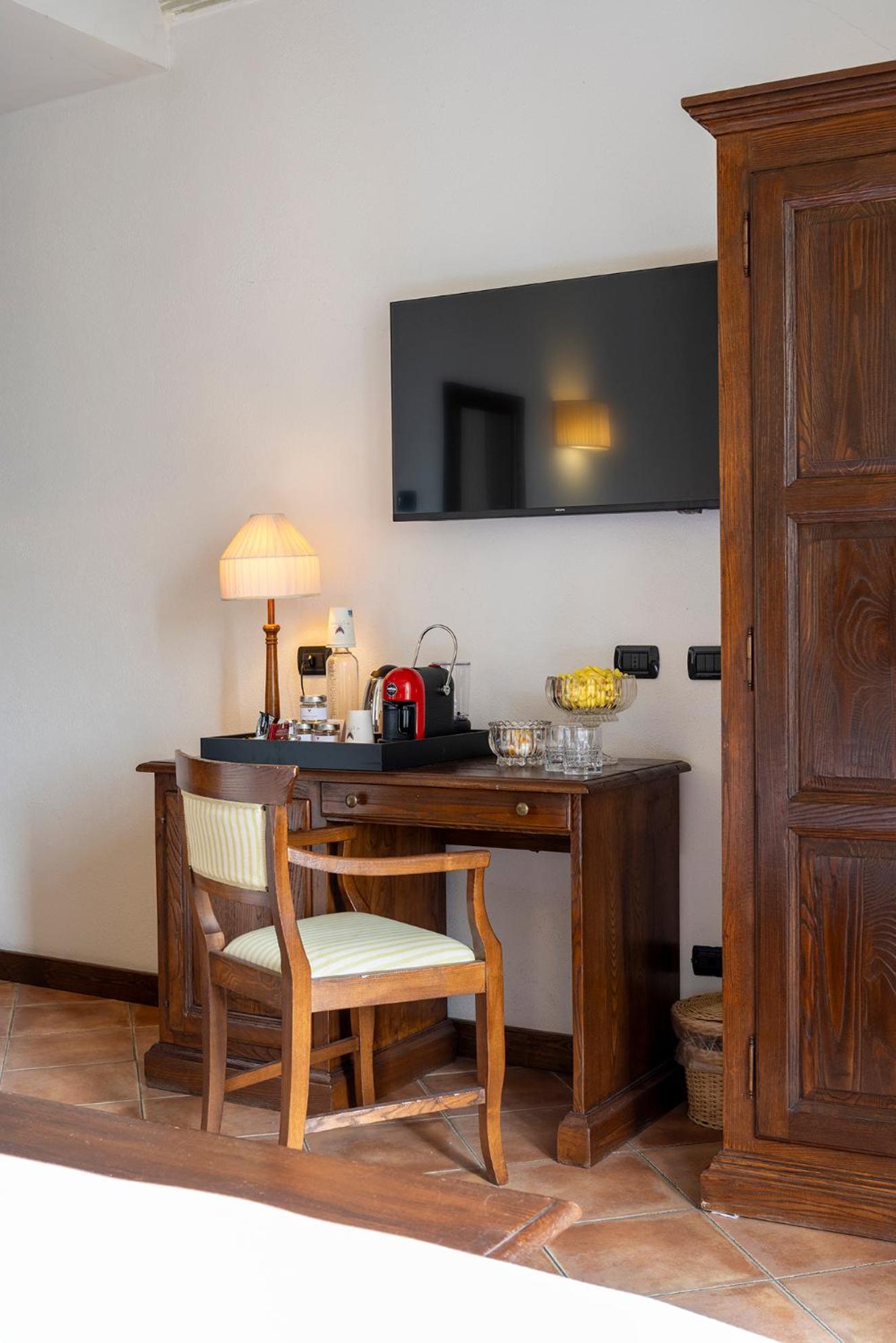 Al Castello Resort Sillavengo Eksteriør bilde