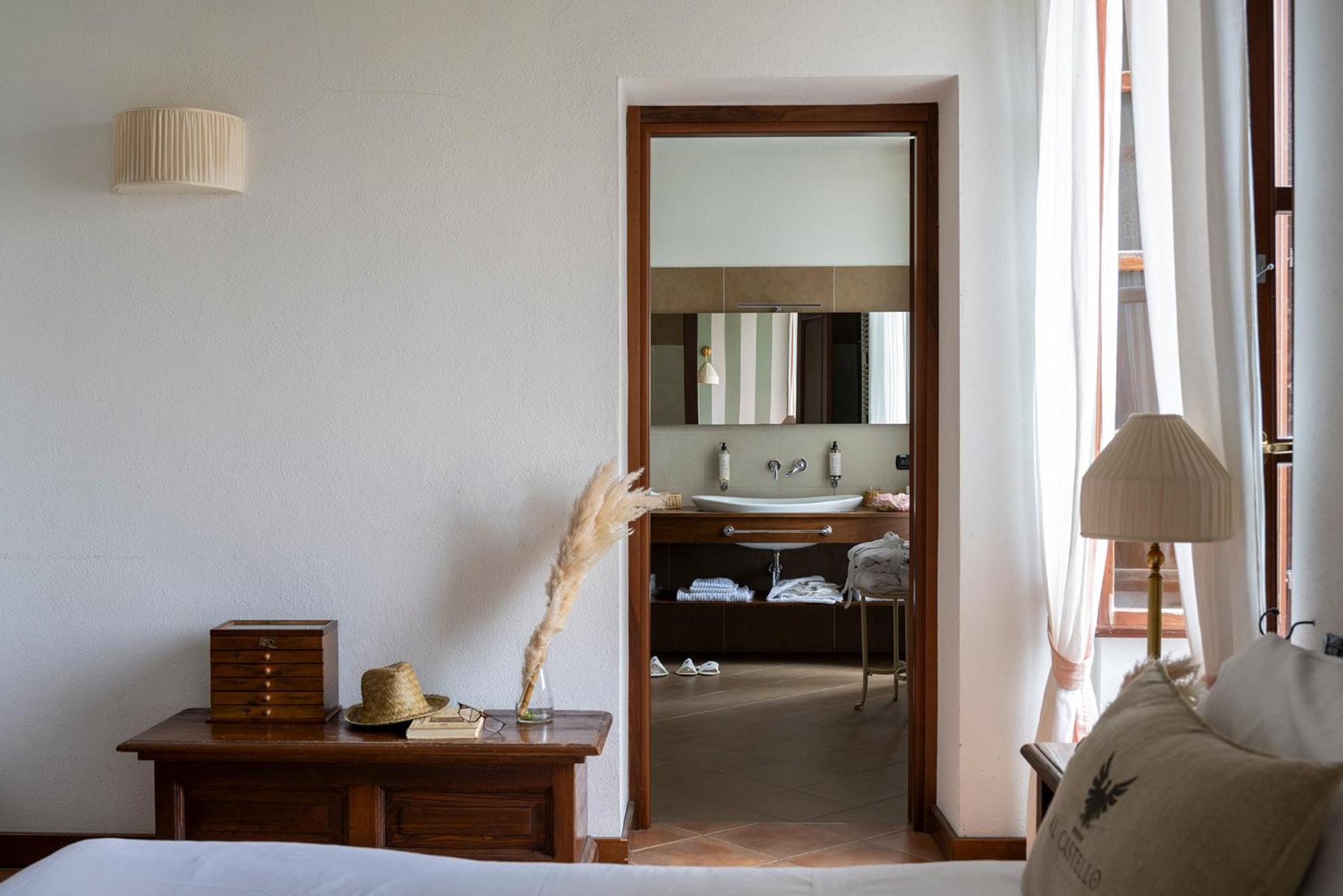 Al Castello Resort Sillavengo Eksteriør bilde